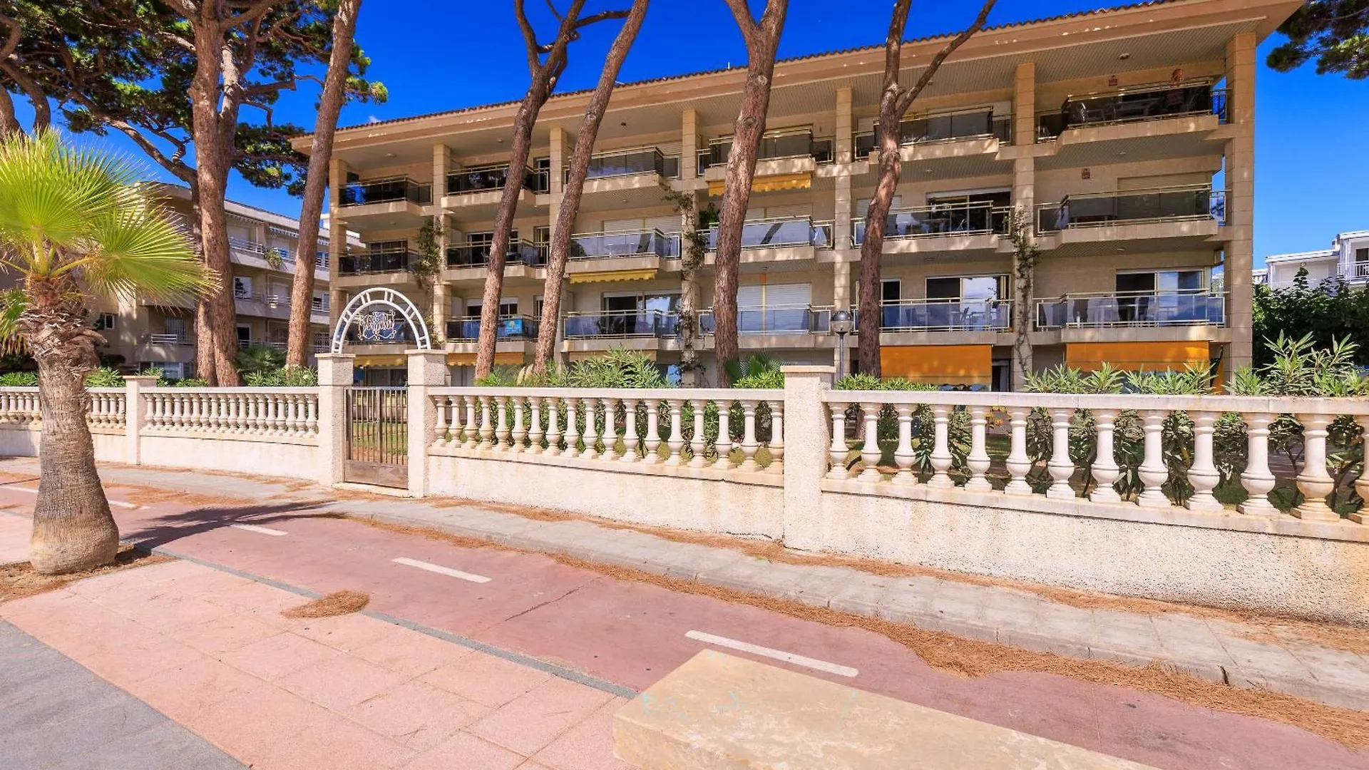 Uhc Versailles Family Complex Cambrils Lejlighed